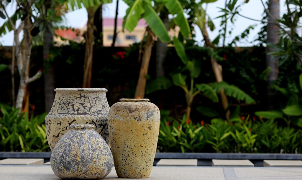 Vietnam ceramic manufacturers producing handmade pottery