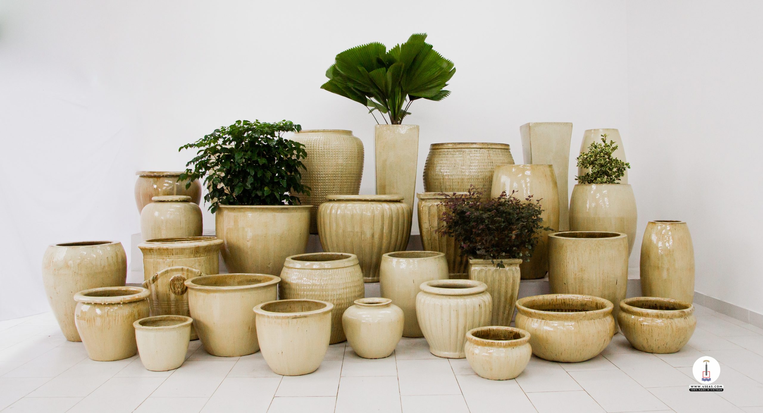 Discover the enduring beauty of the Sand Glaze collection. Contact 4seas Ceramics today to request our latest export catalog.